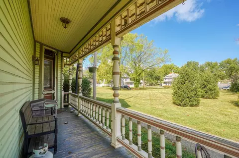 Exterior - 1019 S Limestone St, Springfield, OH 45505 photo 10 of 12