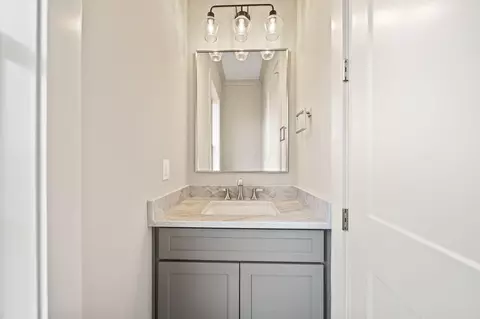 Bath - 7029 Snowdrop Ct, Dublin, OH 43016 photo 1 of 8