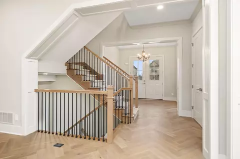 Entry Way - 7029 Snowdrop Ct, Dublin, OH 43016 photo 4 of 10