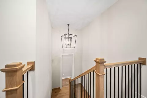 Entry Way - 7029 Snowdrop Ct, Dublin, OH 43016 photo 7 of 10