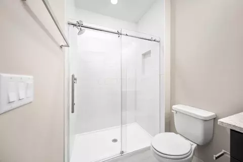 Bath - 7029 Snowdrop Ct, Dublin, OH 43016 photo 7 of 8