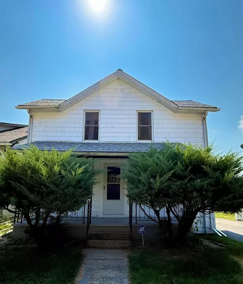 568 Turner St, Elyria, OH 44035