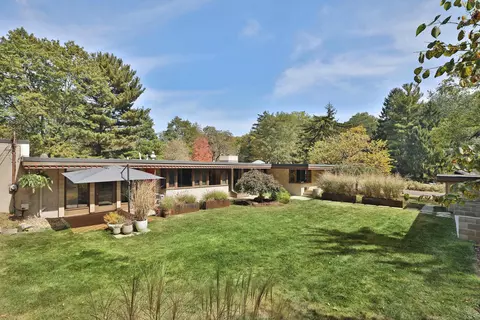 519 Pincherry Ln, Worthington, OH 43085