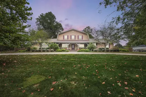 534 Overlook Dr NE, Lancaster, OH 43130