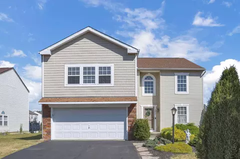 392 Evergreen Cir, Pickerington, OH 43147