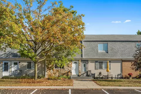 590 Willis Ln, Delaware, OH 43015