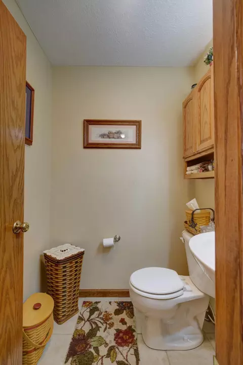 1051 Thomas Dr, Marion, OH 43302 photo 11