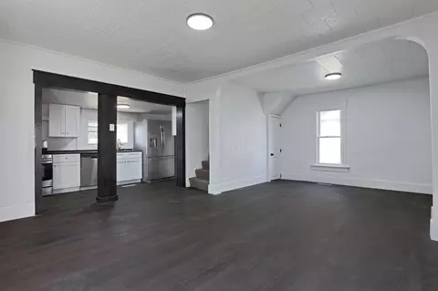 Living - 523 Thompson St, Marion, OH 43302 photo 1 of 2