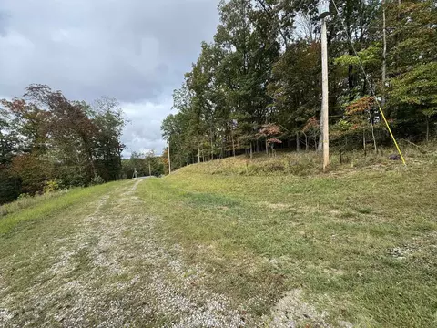 288 Walnut Dr, Logan, OH 43138