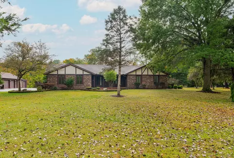 6611 Lake Of The Woods Pt, Galena, OH 43021