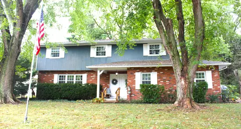 8782 Stonehenge Dr NW, Pickerington, OH 43147