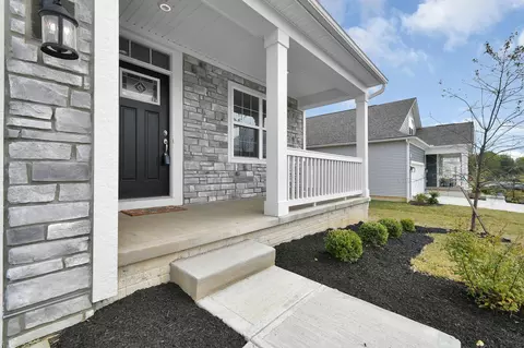 596 Courtright Dr E, Pickerington, OH 43147 photo 9