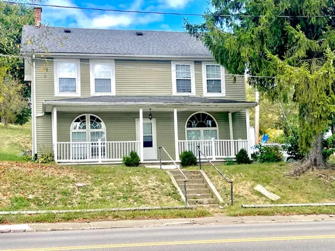 217 E Main St, Junction City, OH 43748