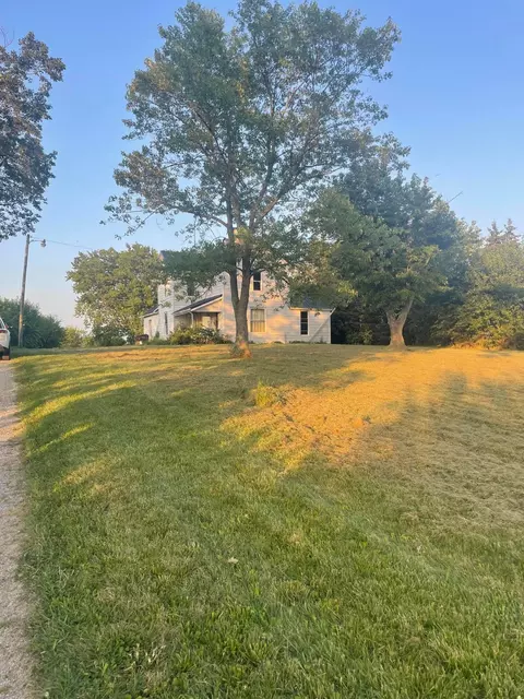 2397 Hidy Rd NW, Jeffersonville, OH 43128