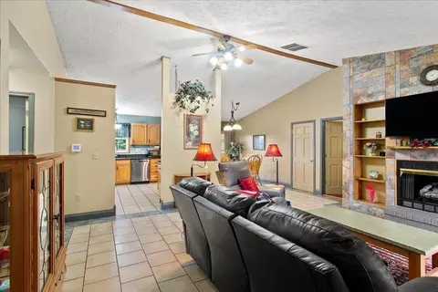 Entry Way - 7511 E Us Highway 36, Cable, OH 43009 photo 1 of 1