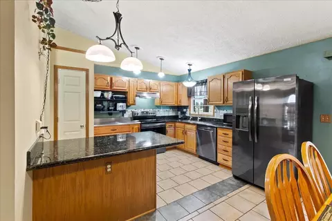 Kitchen - 7511 E Us Highway 36, Cable, OH 43009 photo 2 of 4