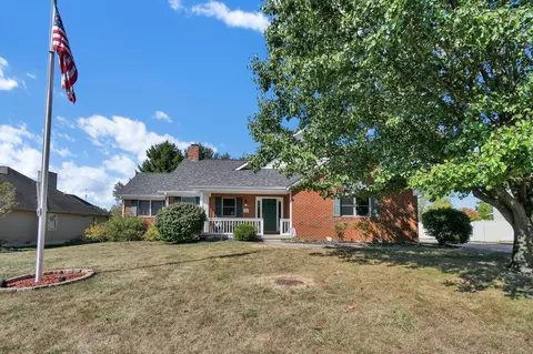 26 Bluegrass Dr SW, Pataskala, OH 43062