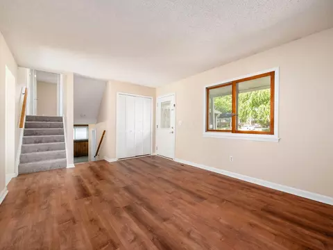 Living - 1949 Hamrock Dr, Powell, OH 43065 photo 2 of 5