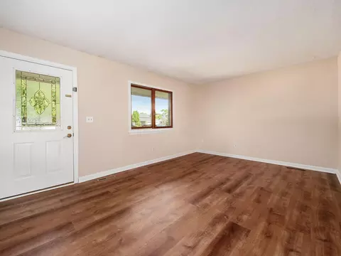 Living - 1949 Hamrock Dr, Powell, OH 43065 photo 1 of 5