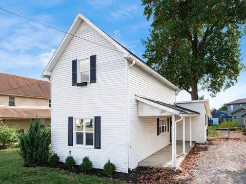 825 Columbus Ave, Marysville, OH 43040