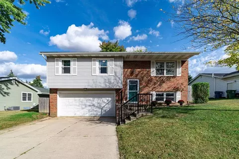 1052 Rosewood Dr, Marysville, OH 43040