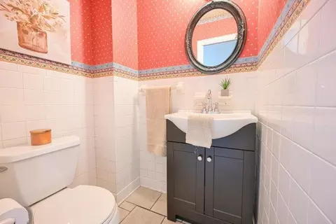 Bath - 2540 Rebecca Dr, Springfield, OH 45503 photo 1 of 4