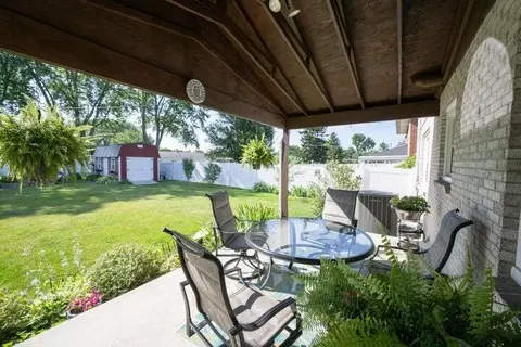 Exterior - 2540 Rebecca Dr, Springfield, OH 45503 photo 5 of 9