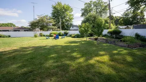Exterior - 2540 Rebecca Dr, Springfield, OH 45503 photo 8 of 9