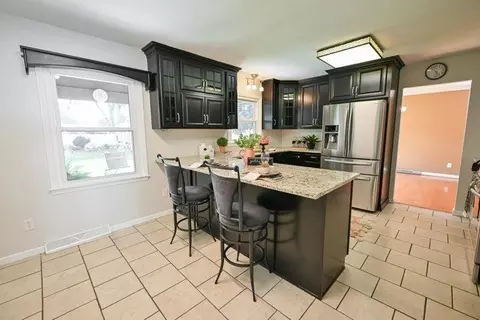 Kitchen - 2540 Rebecca Dr, Springfield, OH 45503 photo 2 of 7