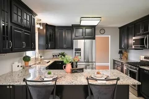Kitchen - 2540 Rebecca Dr, Springfield, OH 45503 photo 3 of 7