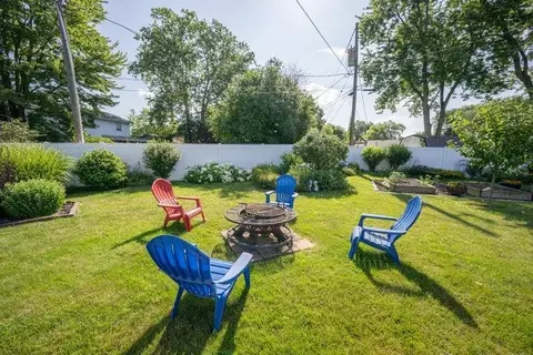 Exterior - 2540 Rebecca Dr, Springfield, OH 45503 photo 7 of 9