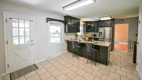 Kitchen - 2540 Rebecca Dr, Springfield, OH 45503 photo 6 of 7