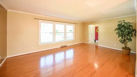 Living - 2540 Rebecca Dr, Springfield, OH 45503 photo 2 of 6