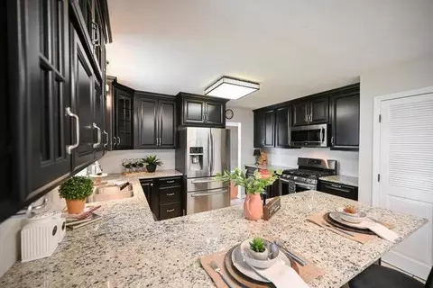 Kitchen - 2540 Rebecca Dr, Springfield, OH 45503 photo 4 of 7
