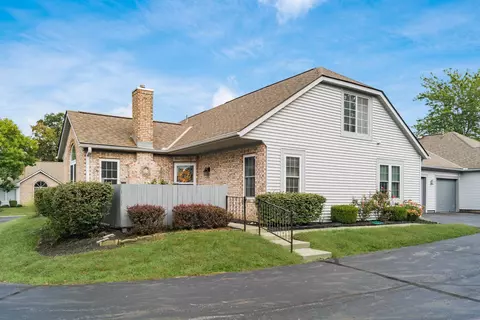297 Villa Oaks Ln, Columbus, OH 43230