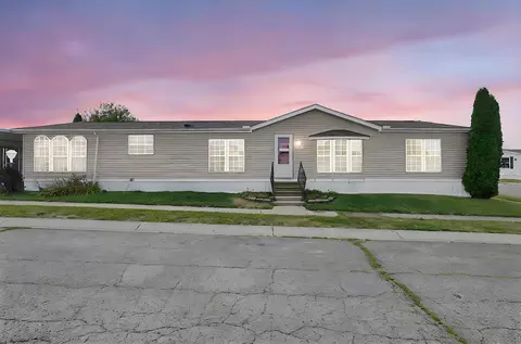 4132 Martinsburg Dr, Columbus, OH 43207