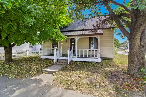 101 W 2nd St, Frazeysburg, OH 43822