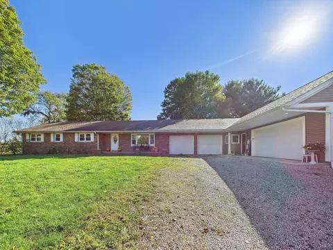 4900 Pickerington Rd NW, Carroll, OH 43112
