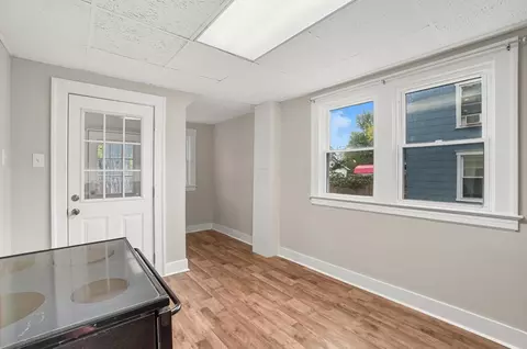 Entry Way - 127 Bellevue Ave, Springfield, OH 45503 photo 2 of 2