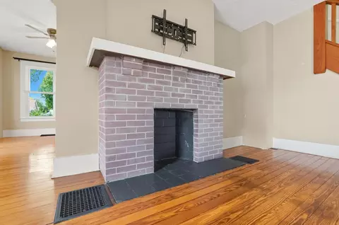 Living - 127 Bellevue Ave, Springfield, OH 45503 photo 4 of 6