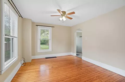 Living - 127 Bellevue Ave, Springfield, OH 45503 photo 5 of 6