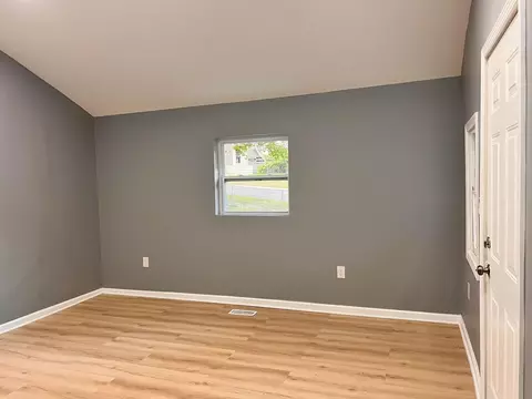 Bedroom - 1015 Hillcrest Ave, Springfield, OH 45504 photo 1 of 6