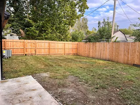 Exterior - 1015 Hillcrest Ave, Springfield, OH 45504 photo 6 of 7