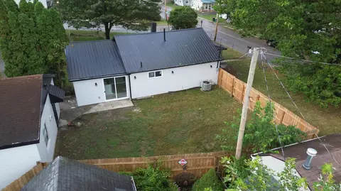 Exterior - 1015 Hillcrest Ave, Springfield, OH 45504 photo 3 of 7