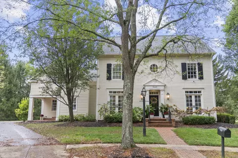 7445 Farmington Close, New Albany, OH 43054