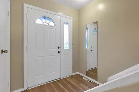Entry Way - 387 Shell Ct E, Columbus, OH 43213 photo 1 of 3