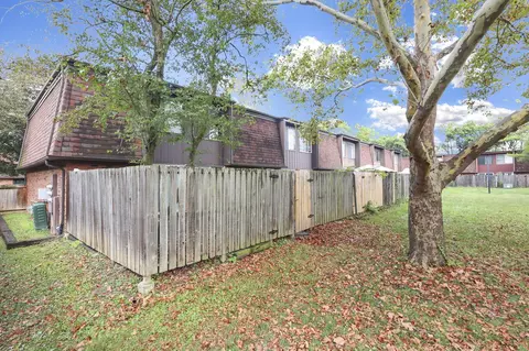 Exterior - 387 Shell Ct E, Columbus, OH 43213 photo 6 of 6