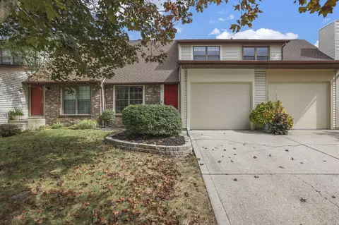 810 Applewood Ln, Westerville, OH 43081