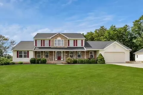 57 Blue Bonnett Dr, Heath, OH 43056