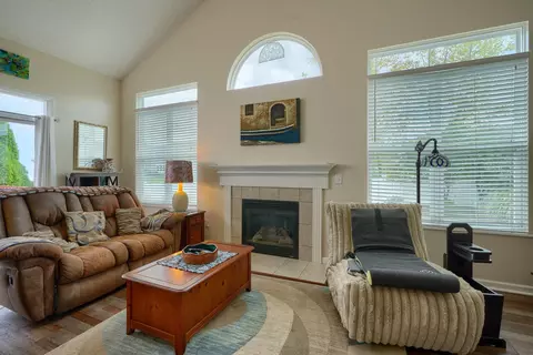 Living - 347 Victor Dr, Circleville, OH 43113 photo 1 of 4
